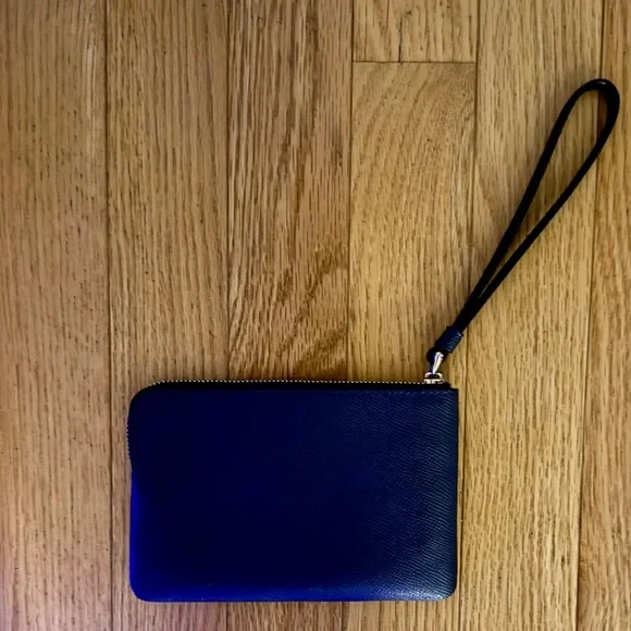 Coach Dark Navy Wristlet includes 2 roomy card slots - Picture 3 of 4